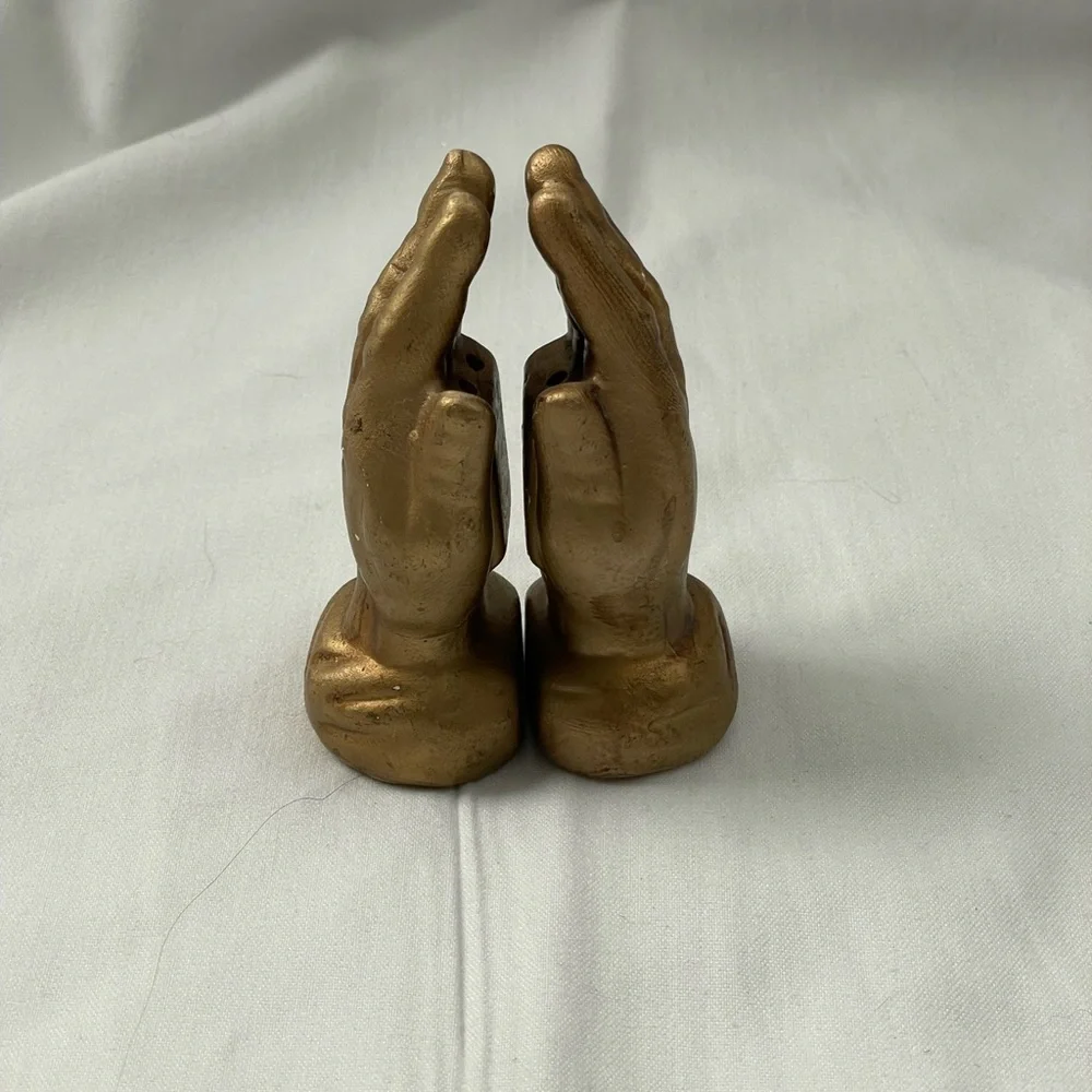 Gold Colored Praying Hands Salt&Pepper Shakers‎ Made in Taiwan